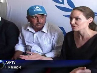 Jolie visita refugiados en Irak