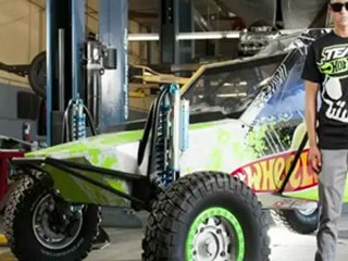 Record du monde saut vrillé en voiture !