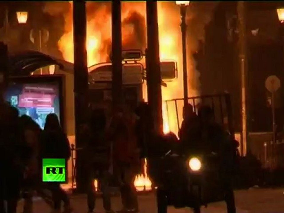 Athens on Fire: Cars torched in fierce Greece street battle
