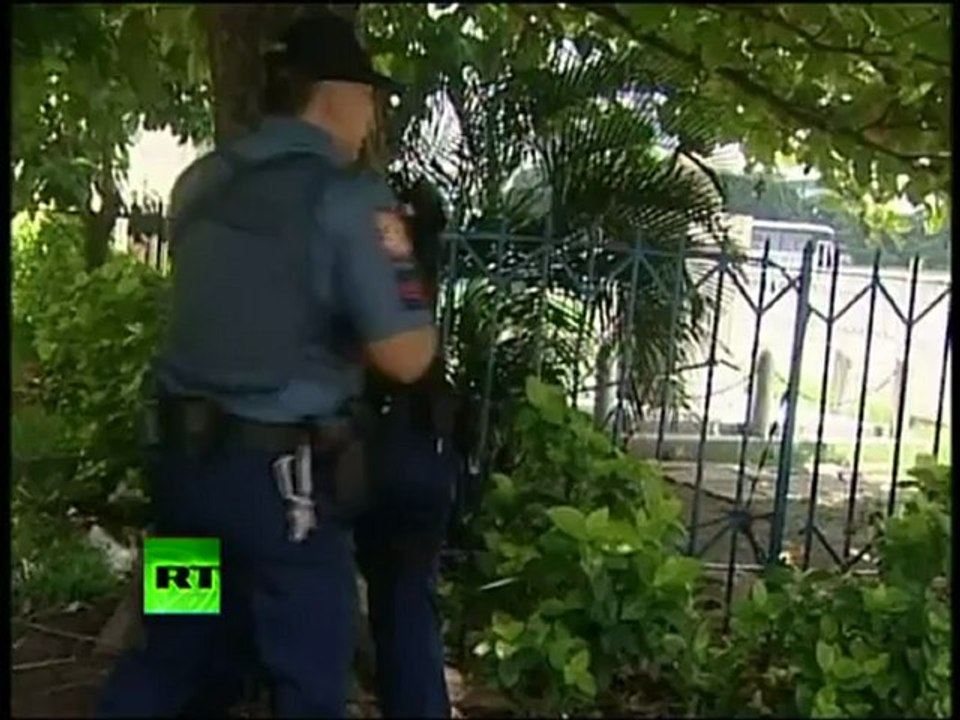 Video of hostage bus drama in Philippines as gunman holds tourists in Manila