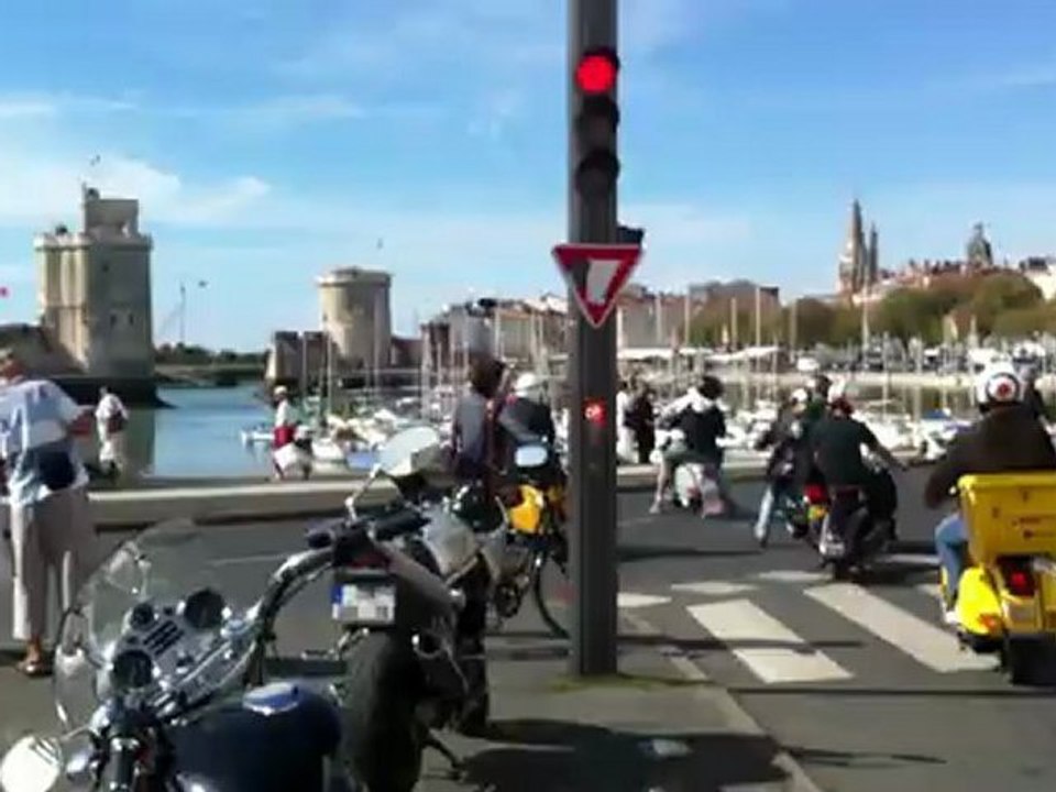 vesparade la rochelle 2012 2ème vidéo