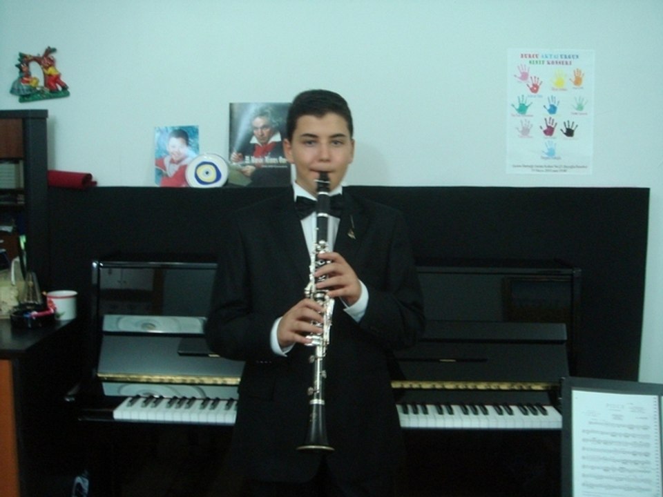 “KLASIK MÜZIK” Si Bemol KLARNET Etüdü Solo Uygulama Clarinet etüd etutler Etüt sıbemol öğretmen öğretim elamanı Çalışma alıştırma deneme fransız ustad usta master class sınıf klas yapıt ödül yarışma Sol Suit