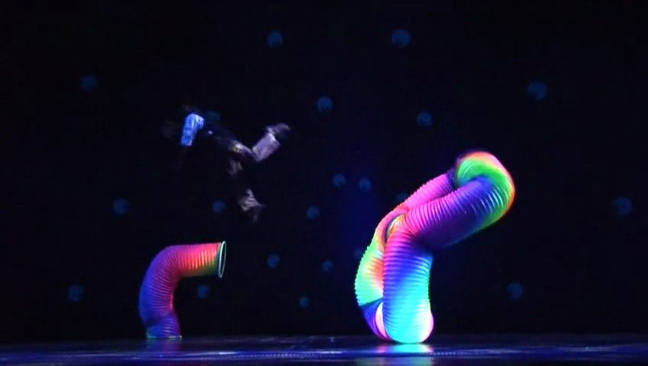 Human Slinky at Sea World