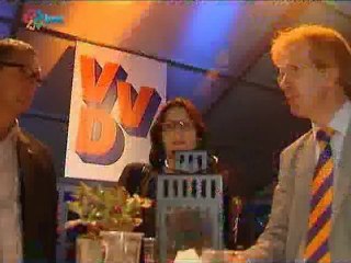 Hollanda'da seçimin galibi liberaller