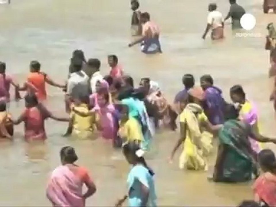 Indian activists protest against nuclear plant