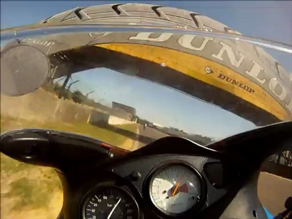 Nogaro club moto 17/08/2012 - Résumé journée Série 3 - bataille, chute...