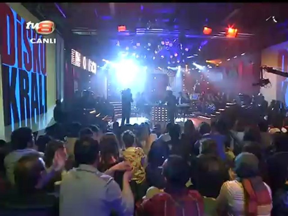 Disko Kralı - Okan Bayülgen'in Program Boyunca Tuncer Tunceli'ye Takılması