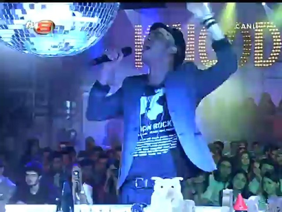 Disko Kralı Canlı Performans - Can Bonomo - Bana Bir Saz Verin