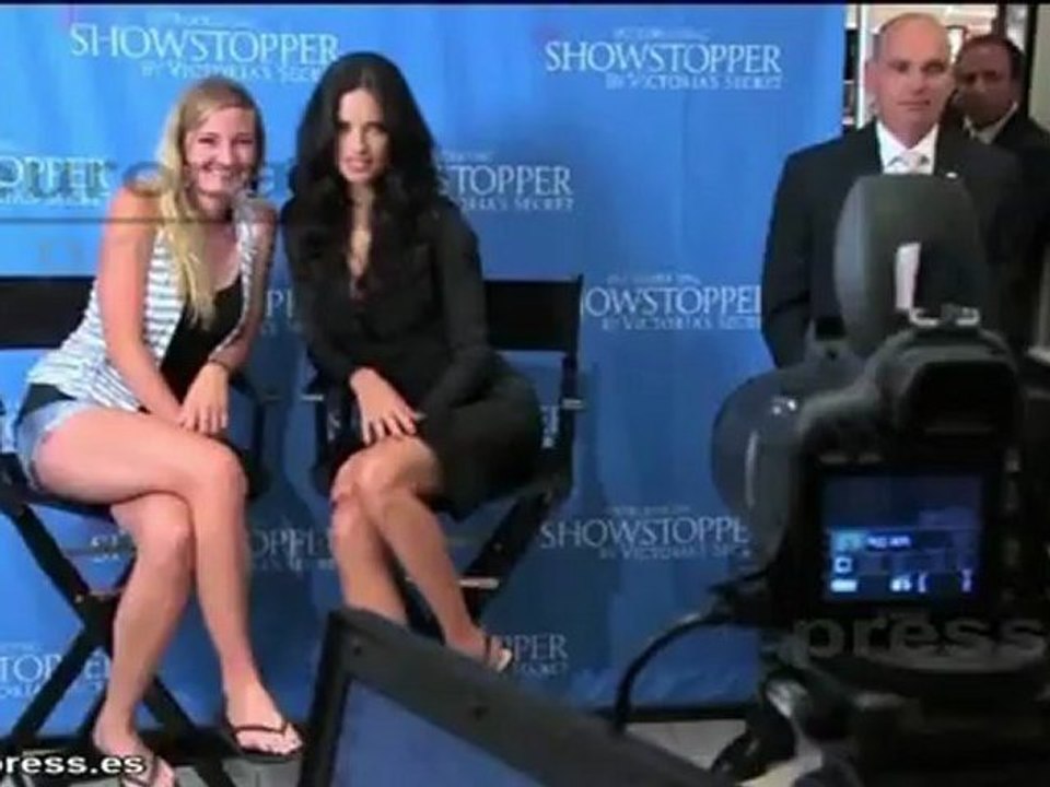 Adriana Lima feliz mamá de su segundo bebé