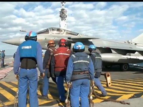 Libye : appareillage et montée en puissance du porte-avions Charles de Gaulle