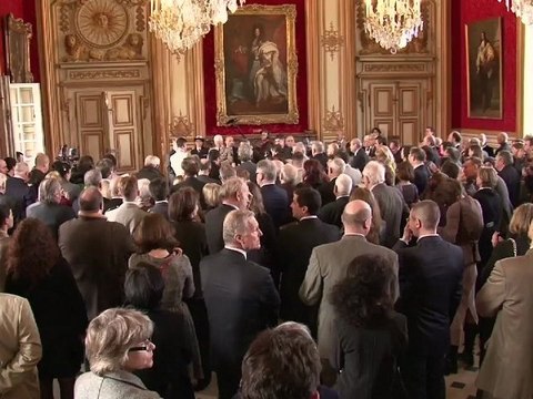 Exposition Sous l'égide de Mars au musée de l'Armée : installation de l'armure équestre d'Eric