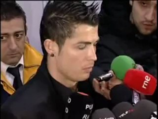 Cristiano Ronaldo: "Para quien sabe de fútbol no es roja"