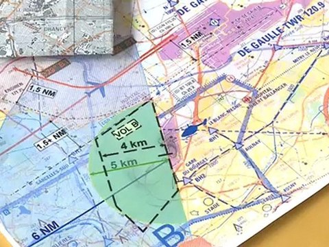 La patrouille de France survole le Bourget