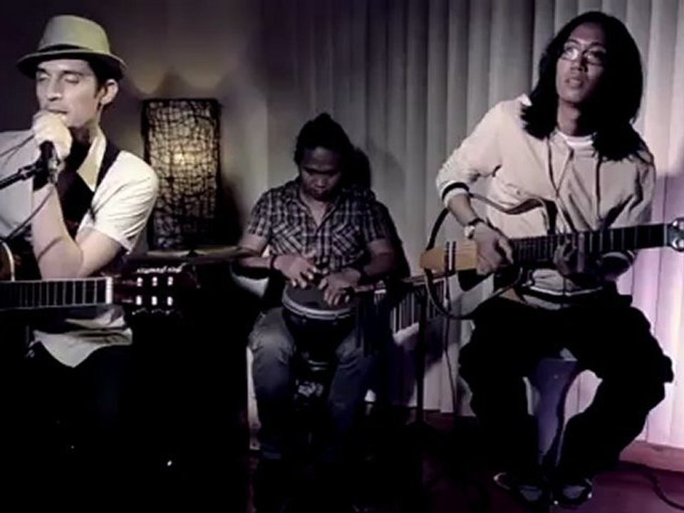 Maroon 5 - Moves Like Jagger - The Friday Song (French version)