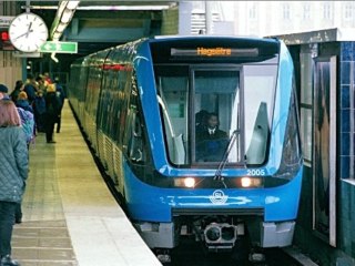 ZAPPING ACTU DU 14/09/2012 - Il tombe sur les rails du métro et se fait voler
