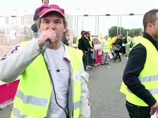 Funcionários da Peugeot protestam na França