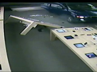 Apple store iPhone and iPad burglary surveillance footage