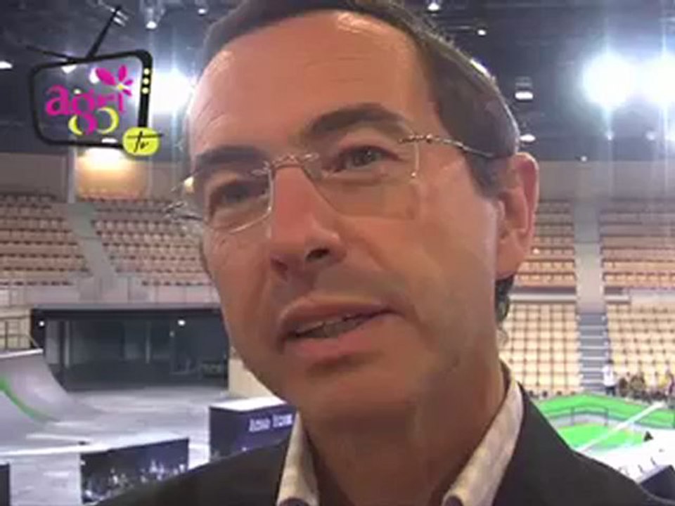 Inauguration Vendéspace : Tony Parker passe le bonjour aux agriculteurs vendéens