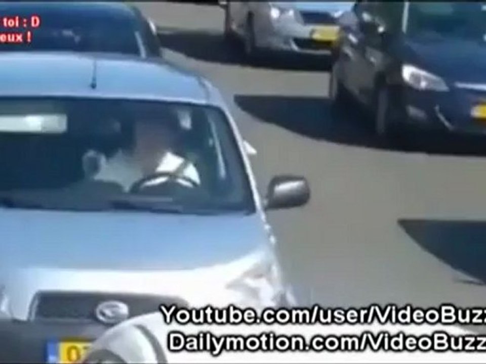 Gaterie en plein embouteillage / Blowjob in traffic