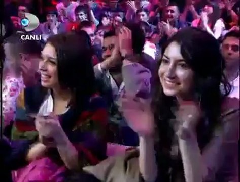 Disko Kralı Sibel Meriç Bir Trene Binse...