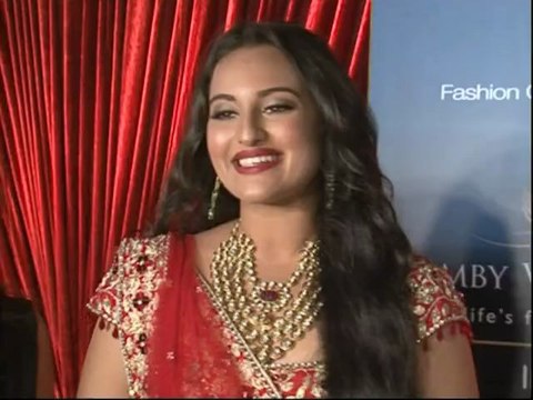 Raunchy Sonakshi Sinha Reveals Her Wedding Plans - Bollywood Babes