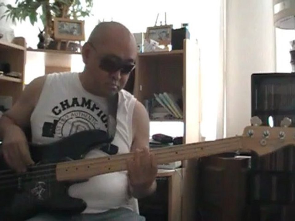 Jamming with Shakatak basscover1 Bob Roha