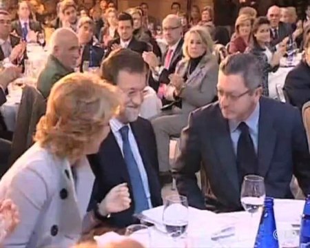 Gallardón presenta a Esperanza Aguirre obligado