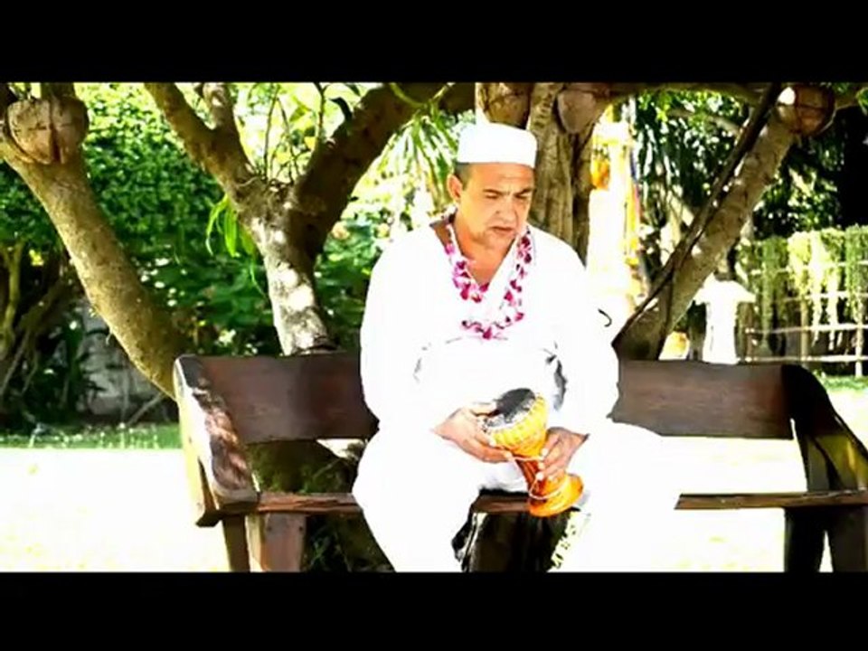 Приворот - это энергоинформационное воздействие на человека, с целью подавления его воли и подчинения другому человеку, обычно противоположного пола