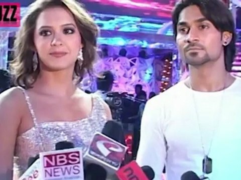 Priya MEETS Ram in MUMBAI in Bade Acche Lagte Hain 13th September 2012