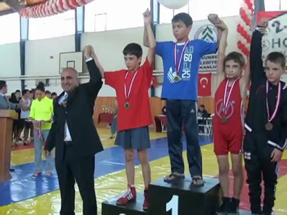 GÜREŞLER FİNAL