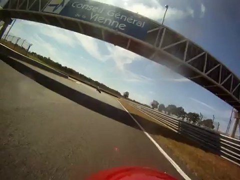 Caméra embarqué 500 CB Le Vigeant 16-08-12 roulage Challenge des monos