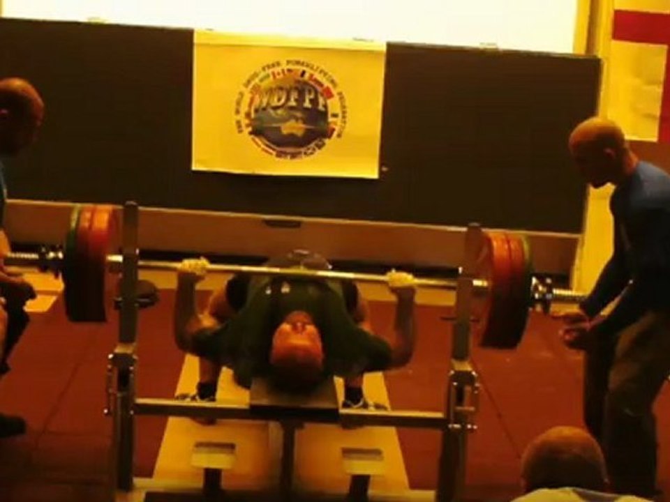 3rd benchpress 152.5kg