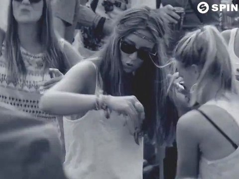 Yves V & Felguk - Wow (Available September 24)