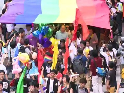 First gay Hong Kong lawmaker seeks same-sex marriage
