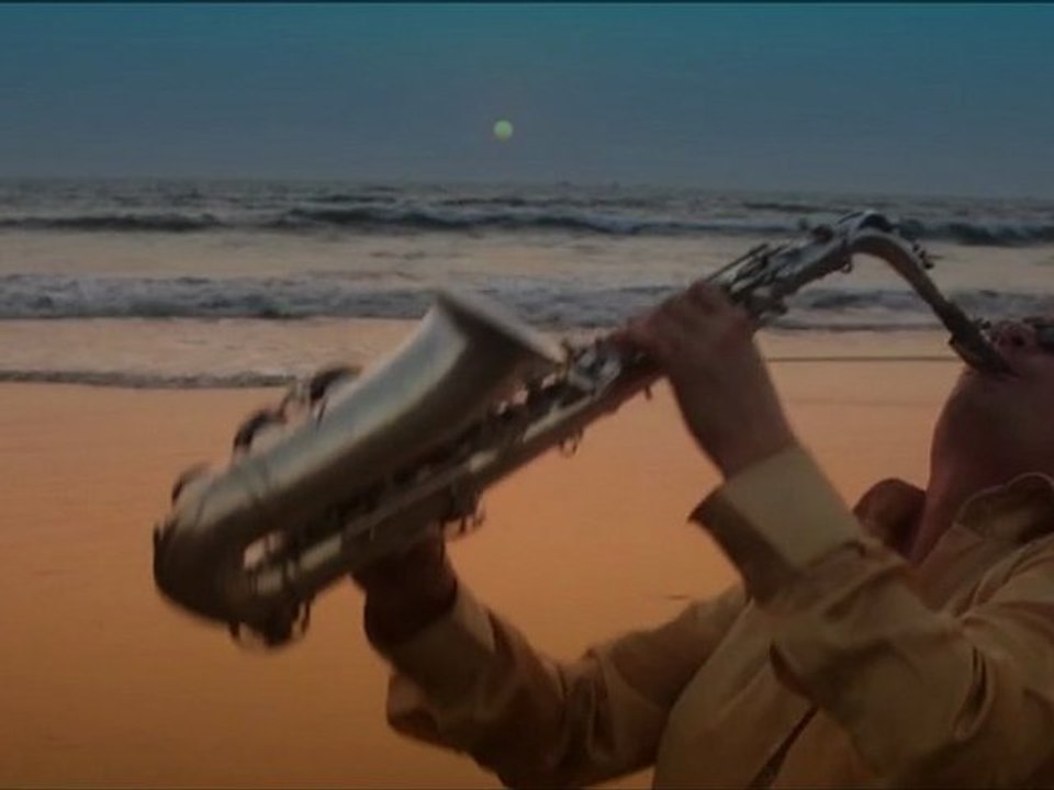 Eric DULLE - "So naive", pop saxophone music video (Gilnie Production / W.O.A Films)