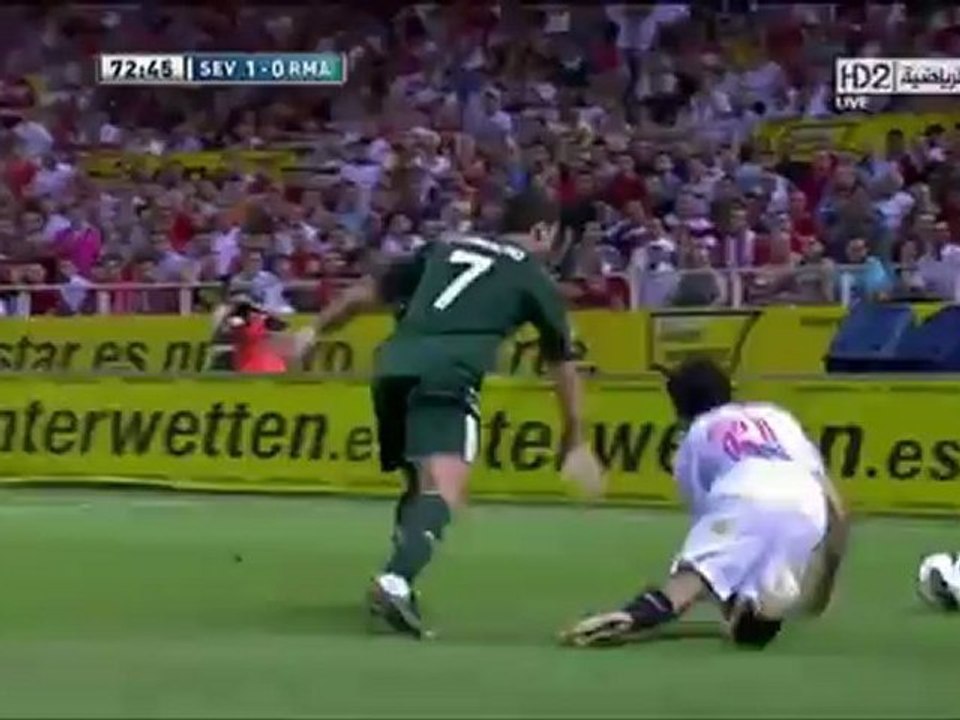 le super drible de cicinho a cristiano ronaldo