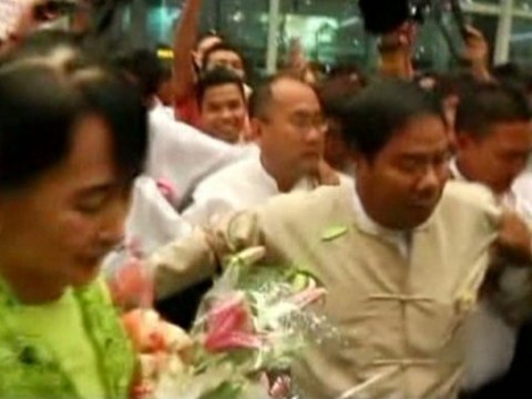 Myanmar's Suu Kyi leaves for U.S. visit.