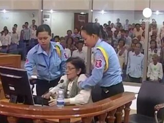 Libre por demencia la "primera dama" del régimen jemer