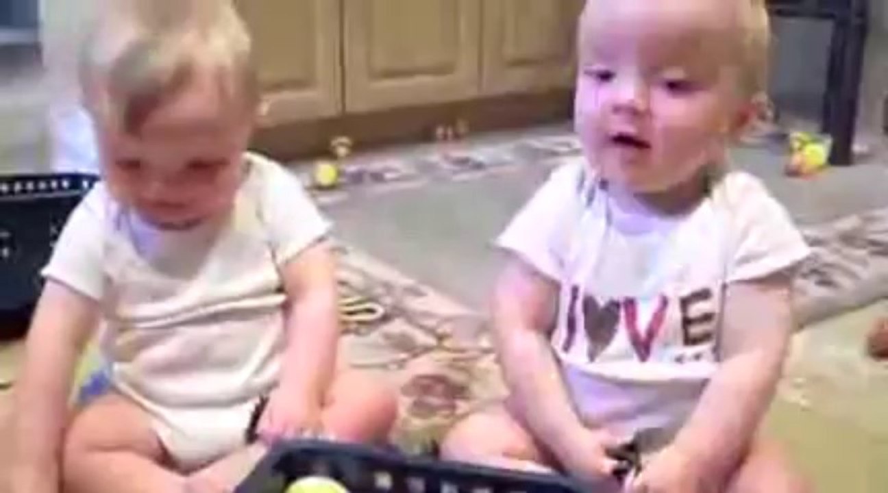 baby funny clip must watch hollywoodtube.blogspot.com