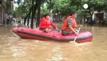 Cina, alluvioni su diverse province, più di 100 i morti