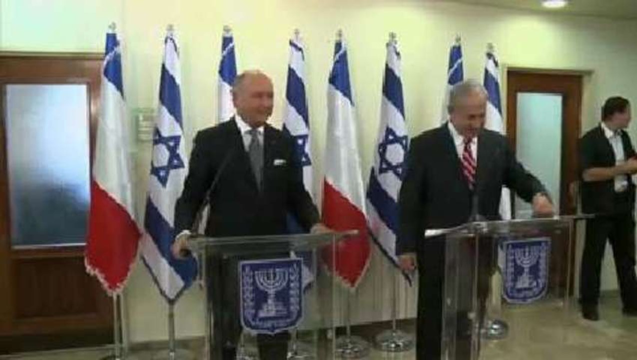 Syrie : Fabius appelle à une "réaction forte" contre Damas