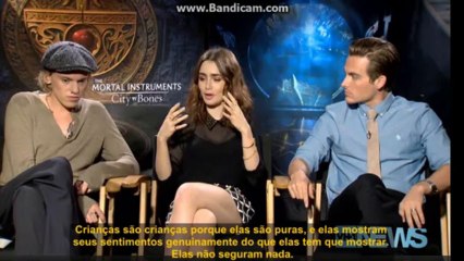 Entrevista com o elenco para a VH1