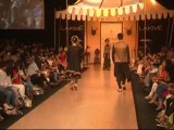 Raw:LKW day2 sonal chauhan walks on ramp for designer shantanu goenka