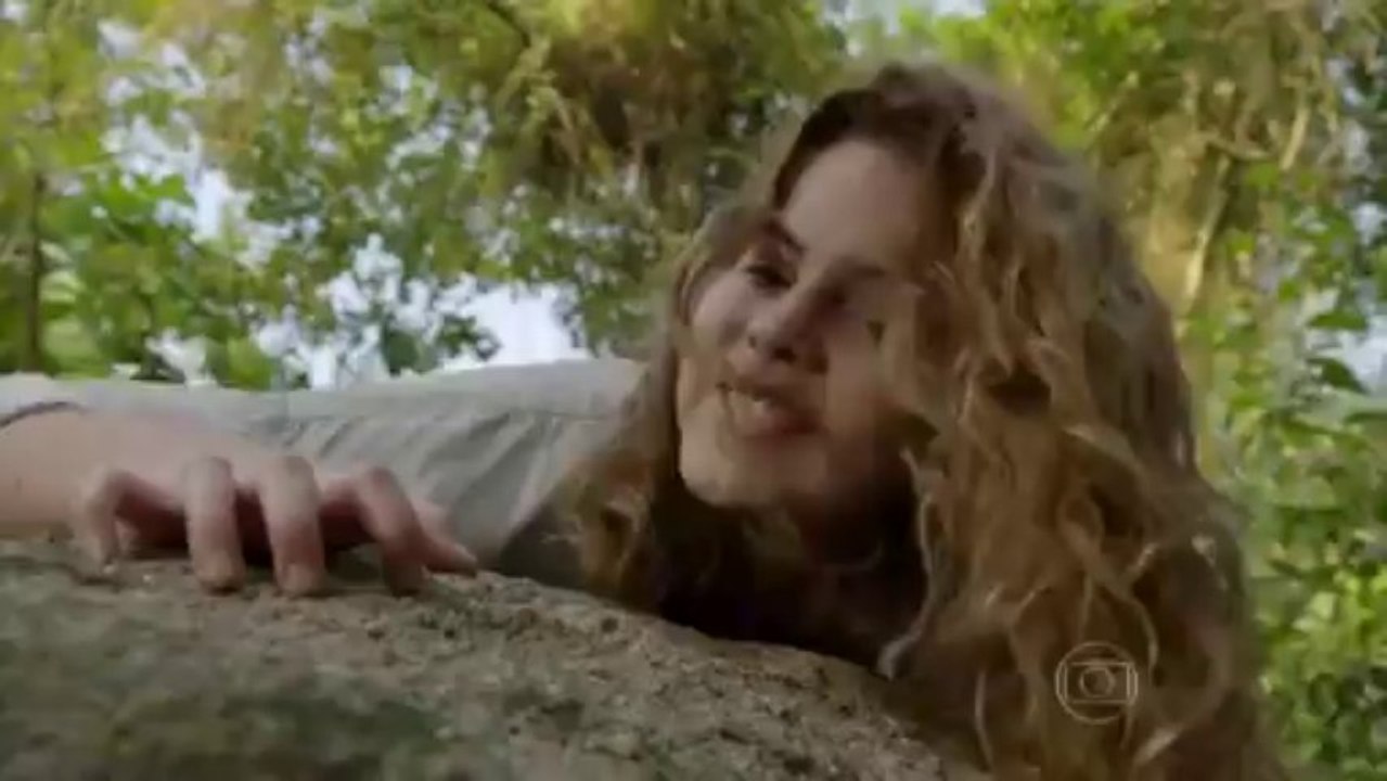 Com manobras de parkour, Ben consegue chegar a Anita