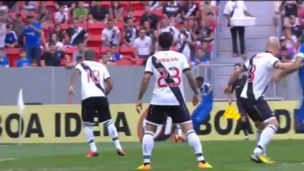 Pato sfiora il gol su punizione, ma Vasco e Corinthians pareggiano