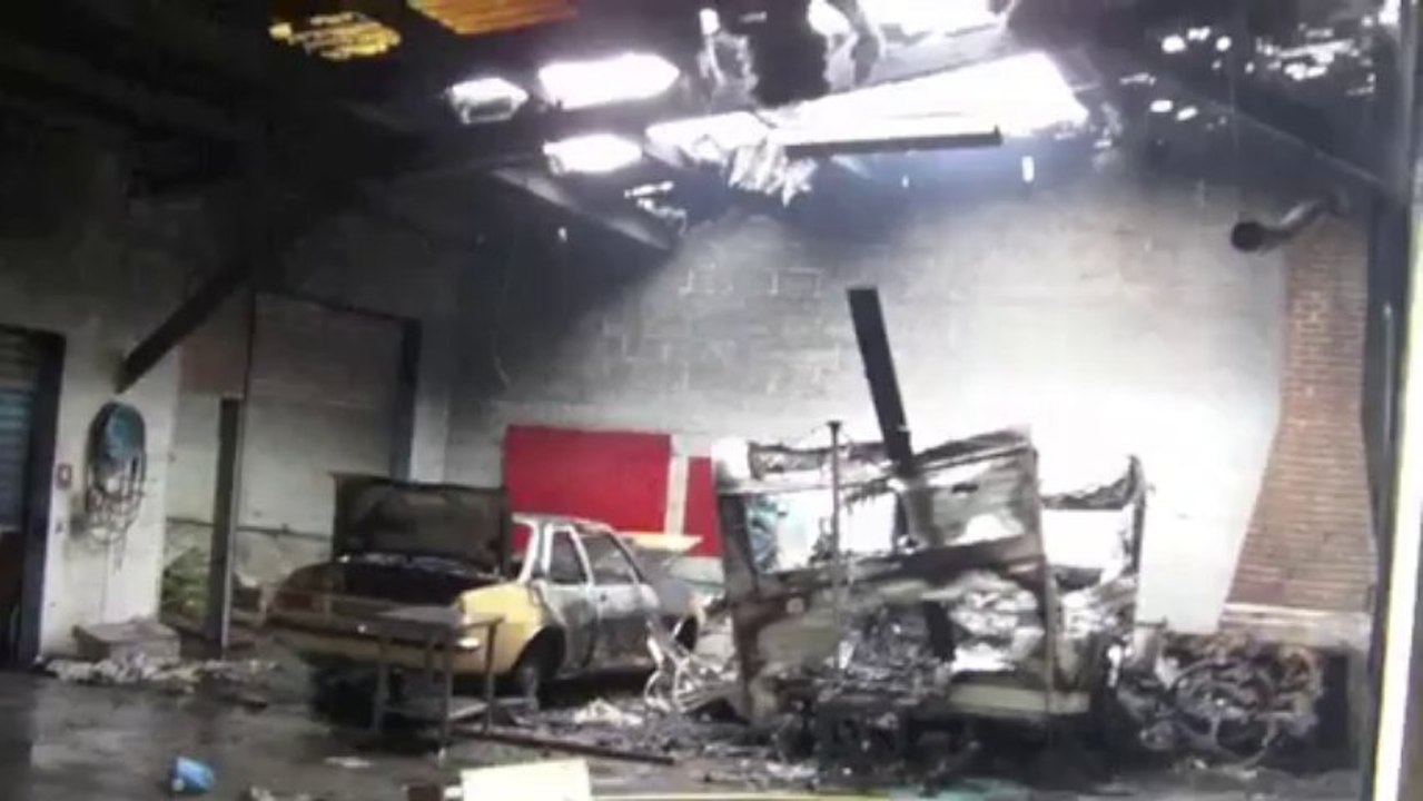 Maubeuge : un garage part en fumée