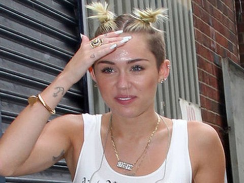 Miley Cyrus Starts New Hair Trend