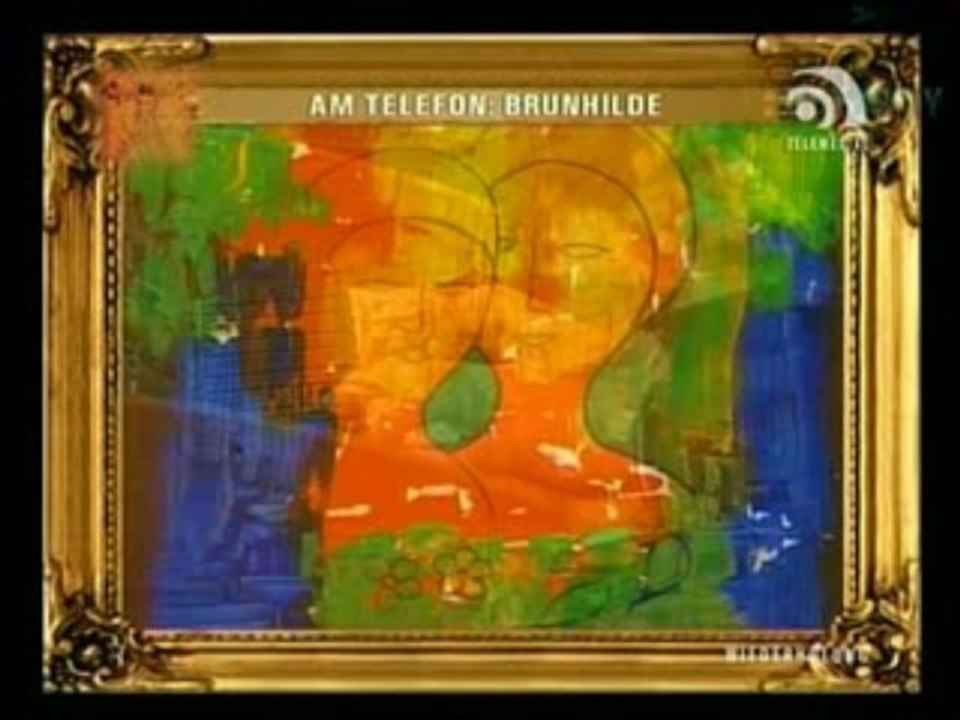 Hornauer singt und musiziert am Klavier
