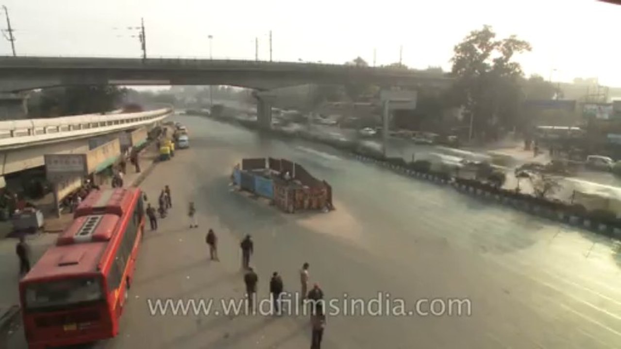 Delhi-kashmere gate-traffic-time lapse-5