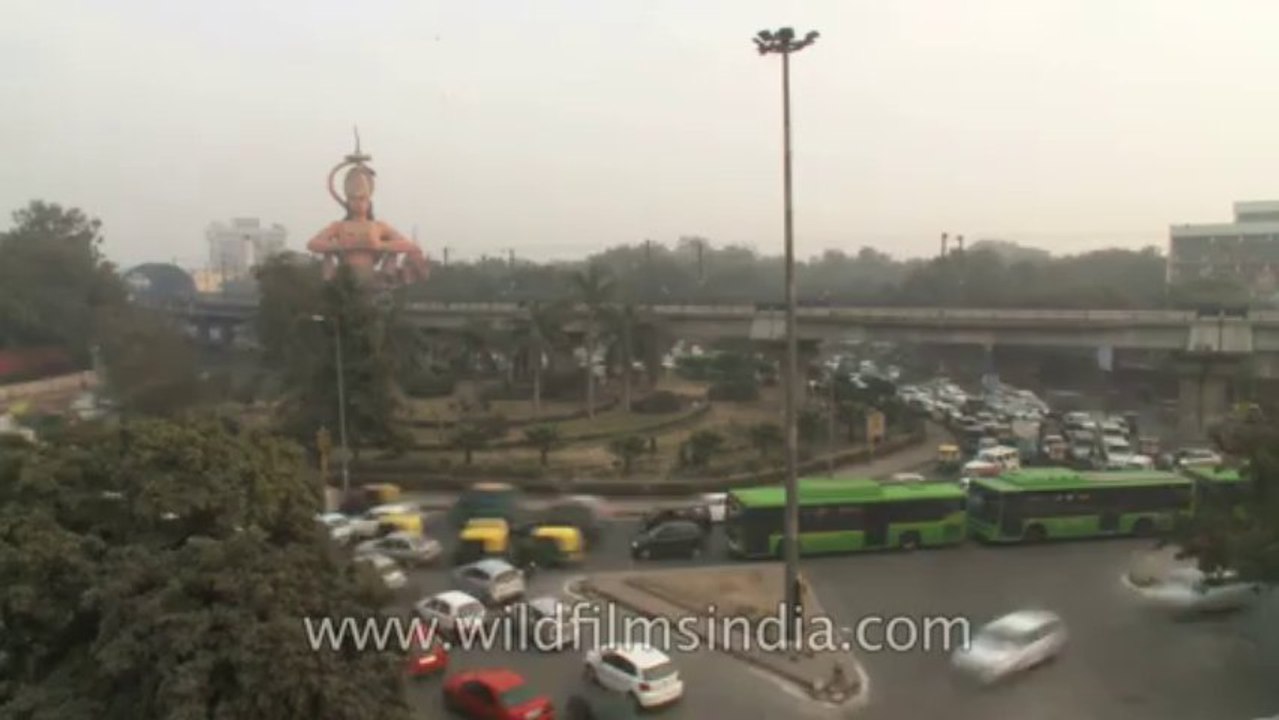 Karol bagh-Hanuman statue-traffic-time lapse-1